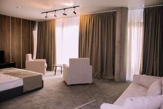 Отель Hotel Nobilis Hall Кобулети Трехместный номер с террасой-9