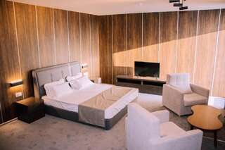Отель Hotel Nobilis Hall Кобулети Двухместный номер Делюкс с 1 кроватью и балконом, вид на море-7